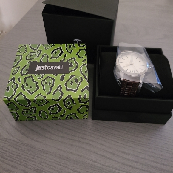 Authentic Roberto Cavalli Watch - Picture 3 of 8